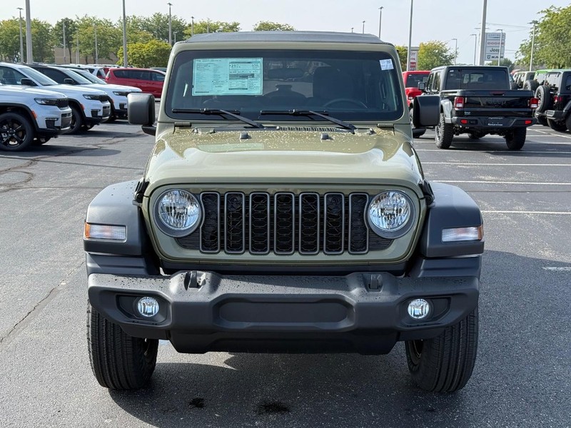 Jeep Wrangler Vehicle Full-screen Gallery Image 9