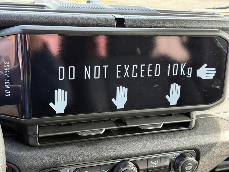 Jeep Wrangler Vehicle Full-screen Gallery Image 22