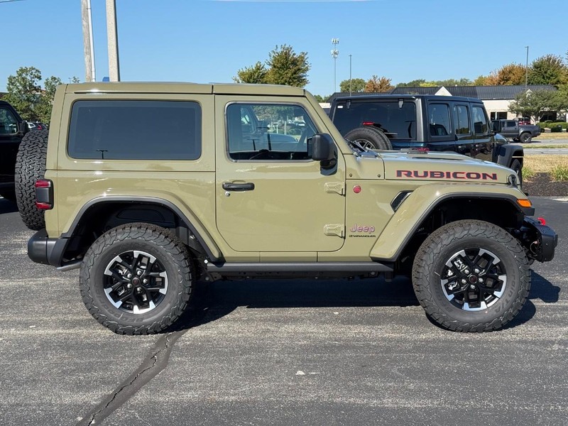 Jeep Wrangler Vehicle Full-screen Gallery Image 2
