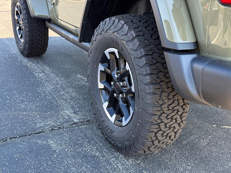 Jeep Wrangler Vehicle Full-screen Gallery Image 6