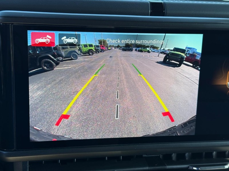 Jeep Wrangler Vehicle Full-screen Gallery Image 22