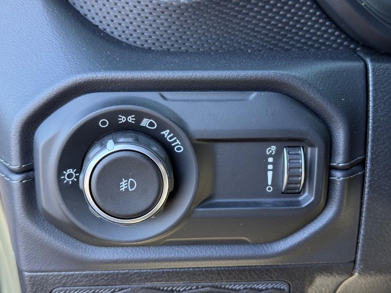 Jeep Wrangler Vehicle Full-screen Gallery Image 28