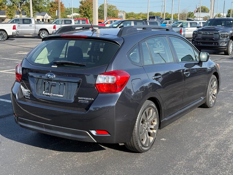 Subaru Impreza Wagon Vehicle Full-screen Gallery Image 3