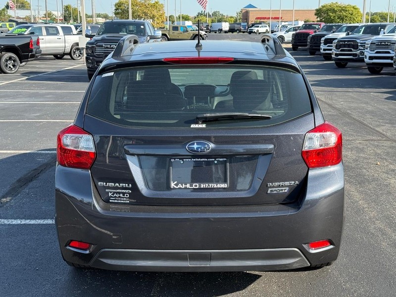 Subaru Impreza Wagon Vehicle Full-screen Gallery Image 4