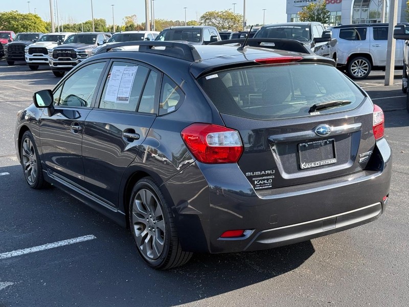 Subaru Impreza Wagon Vehicle Full-screen Gallery Image 5