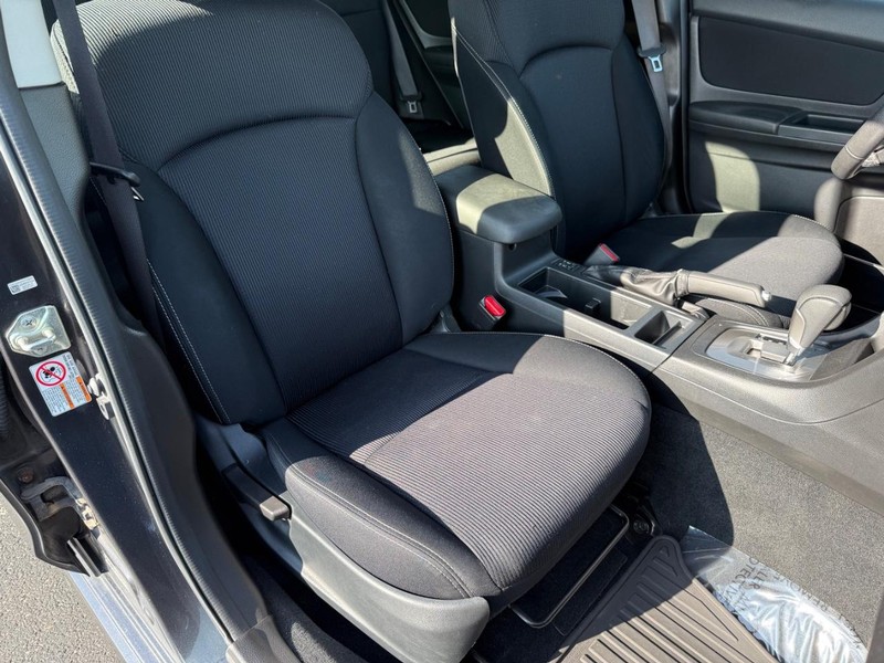 Subaru Impreza Wagon Vehicle Full-screen Gallery Image 15