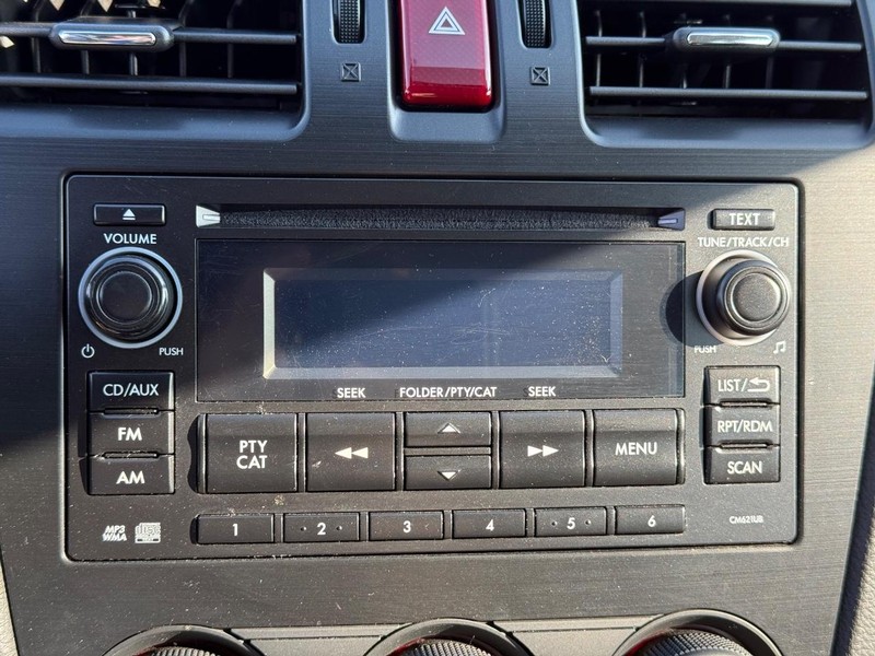 Subaru Impreza Wagon Vehicle Full-screen Gallery Image 21