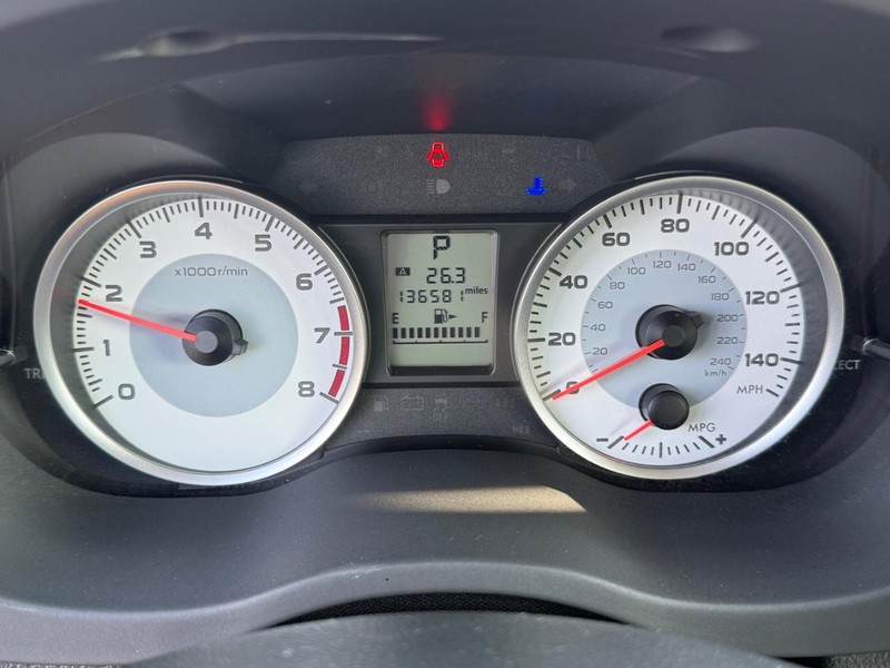 Subaru Impreza Wagon Vehicle Full-screen Gallery Image 26