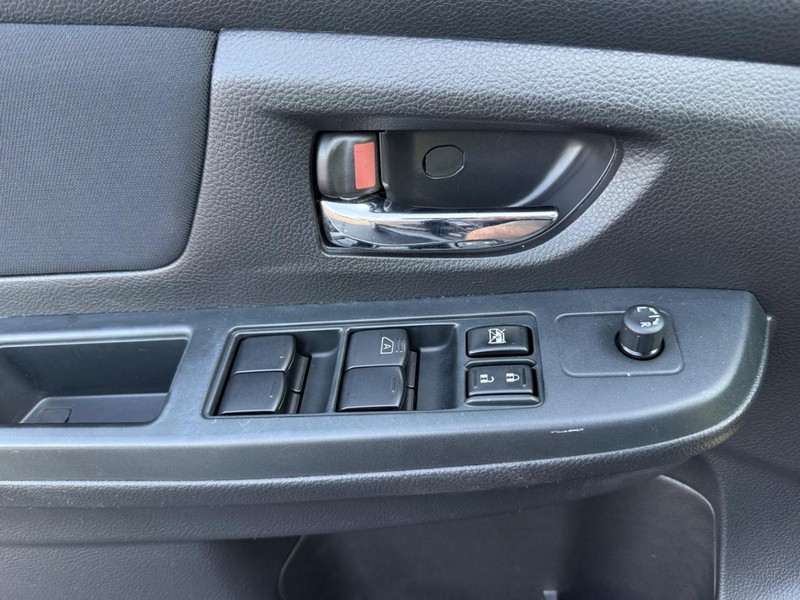 Subaru Impreza Wagon Vehicle Full-screen Gallery Image 28