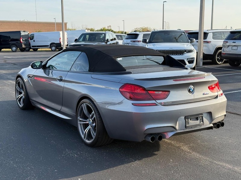 BMW M6 Vehicle Full-screen Gallery Image 5