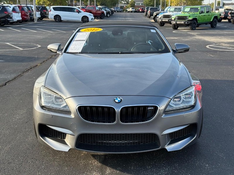 BMW M6 Vehicle Full-screen Gallery Image 9