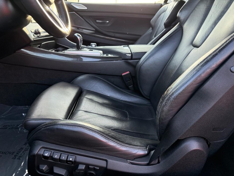 BMW M6 Vehicle Full-screen Gallery Image 16