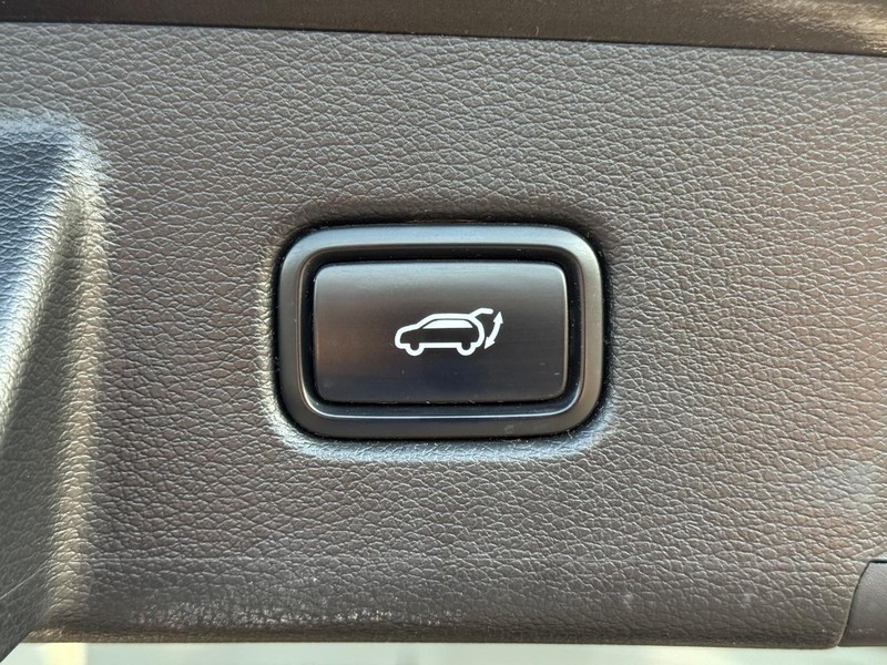 Kia Telluride Vehicle Full-screen Gallery Image 8