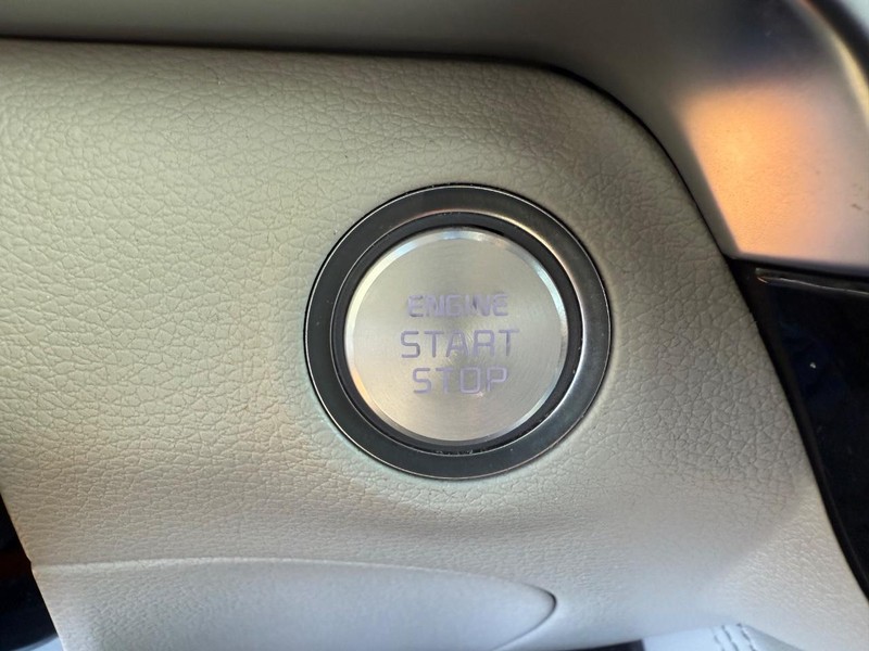 Kia Telluride Vehicle Full-screen Gallery Image 24