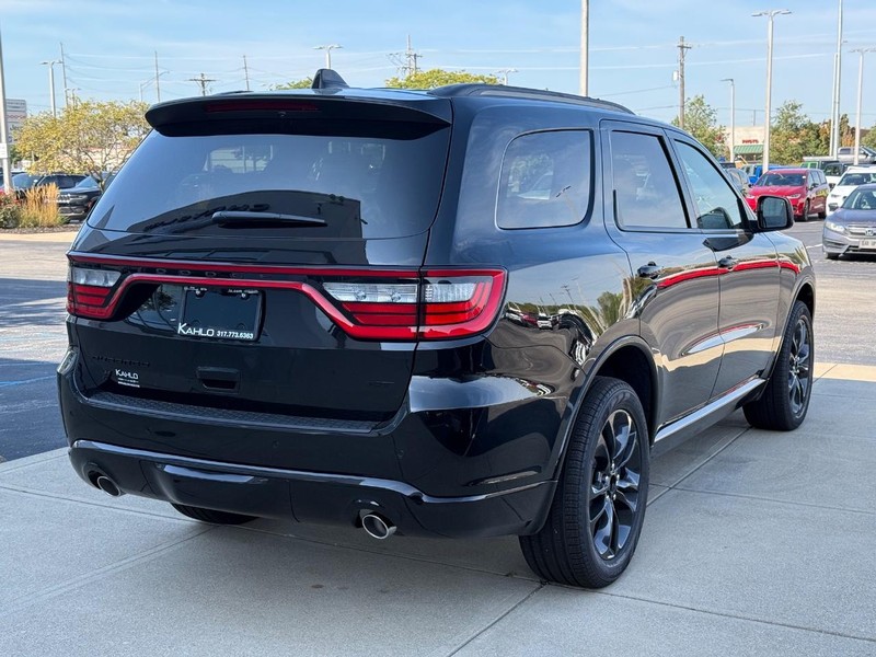 Dodge Durango Vehicle Full-screen Gallery Image 3