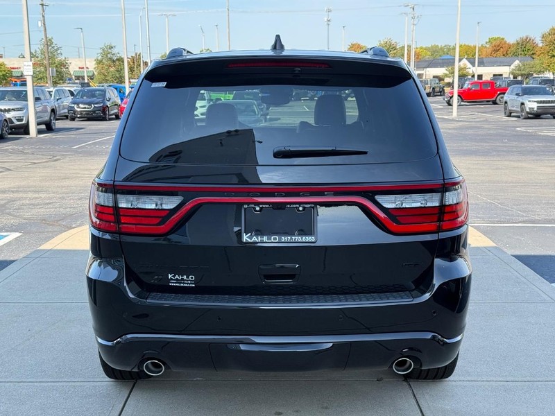 Dodge Durango Vehicle Full-screen Gallery Image 4