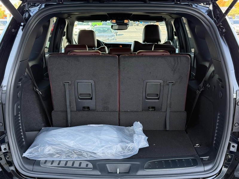 Dodge Durango Vehicle Full-screen Gallery Image 7