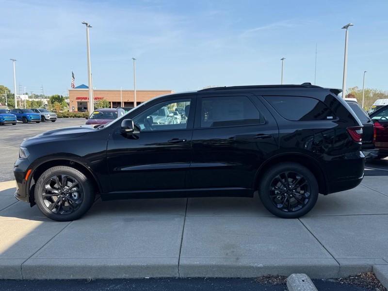 Dodge Durango Vehicle Full-screen Gallery Image 9