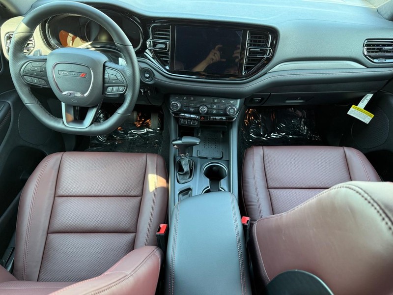 Dodge Durango Vehicle Full-screen Gallery Image 16