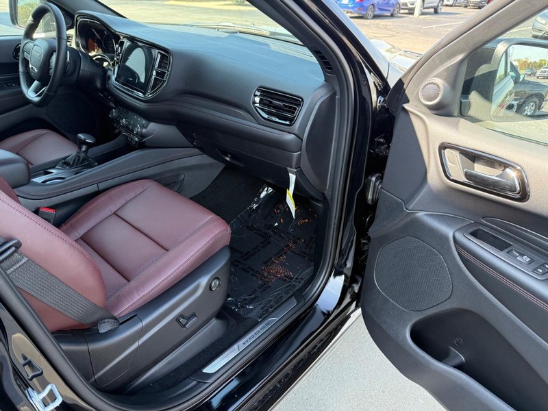 Dodge Durango Vehicle Full-screen Gallery Image 18