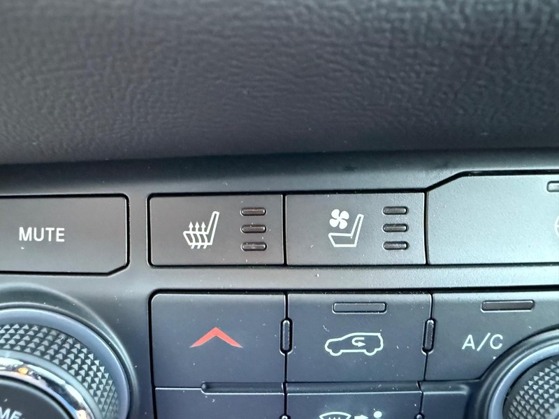 Dodge Durango Vehicle Full-screen Gallery Image 26