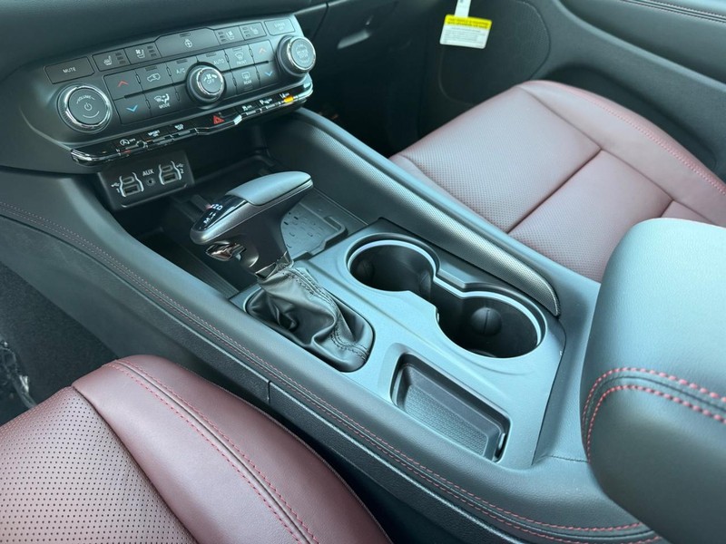 Dodge Durango Vehicle Full-screen Gallery Image 30