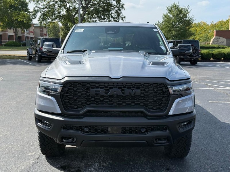 Ram 1500 Vehicle Full-screen Gallery Image 9
