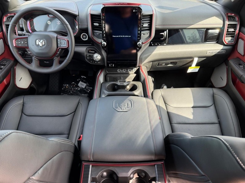 Ram 1500 Vehicle Full-screen Gallery Image 12