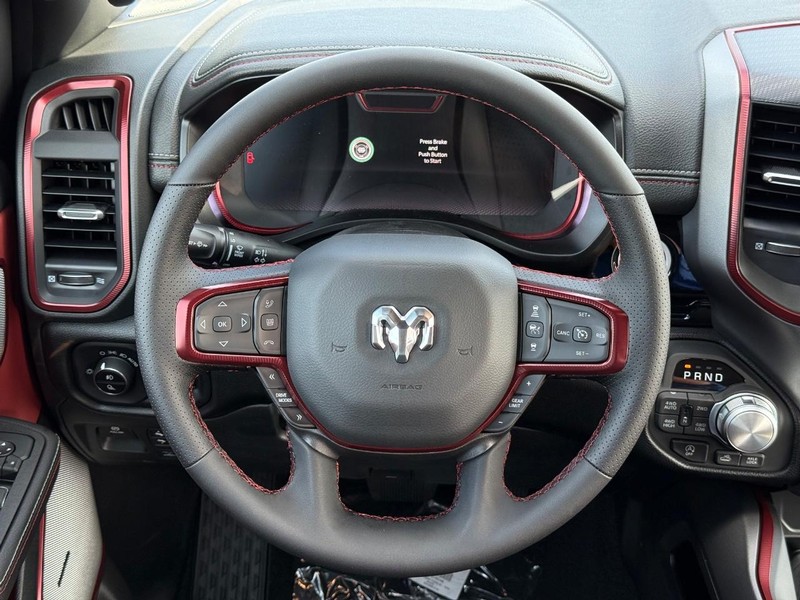 Ram 1500 Vehicle Full-screen Gallery Image 13