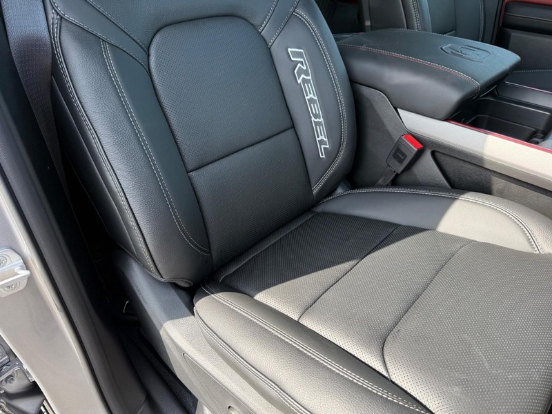 Ram 1500 Vehicle Full-screen Gallery Image 15