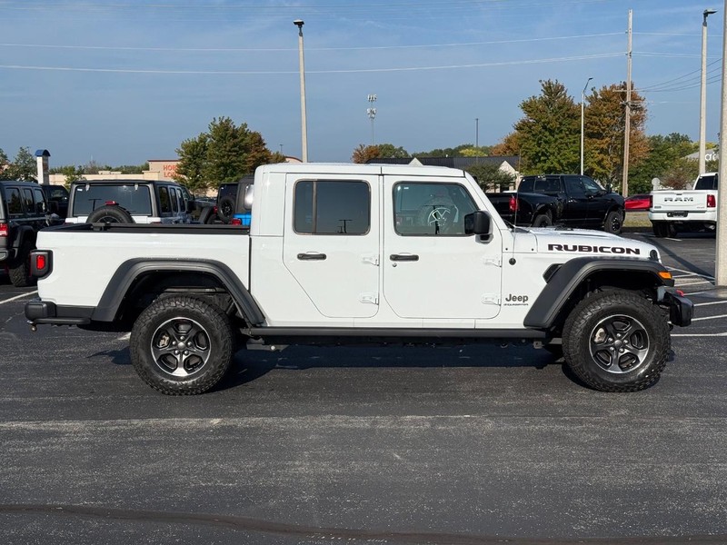 Jeep Gladiator Vehicle Full-screen Gallery Image 2