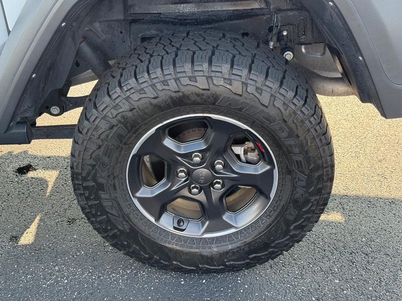 Jeep Gladiator Vehicle Full-screen Gallery Image 6