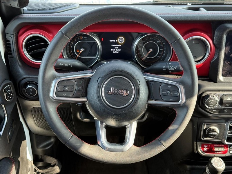 Jeep Gladiator Vehicle Full-screen Gallery Image 13