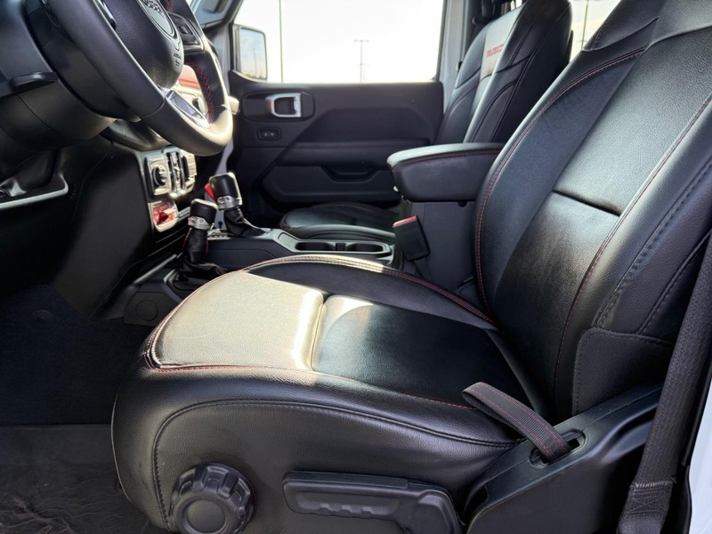 Jeep Gladiator Vehicle Full-screen Gallery Image 17