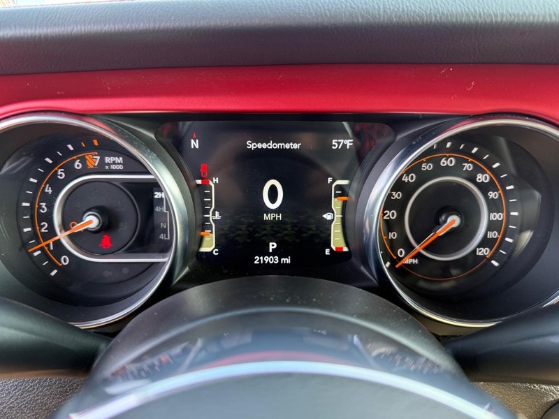 Jeep Gladiator Vehicle Full-screen Gallery Image 27