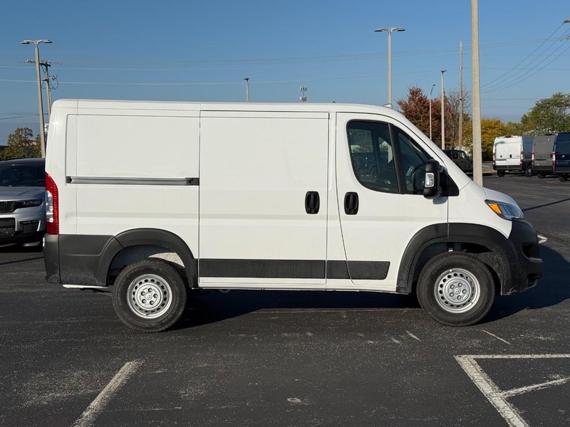 Ram ProMaster Cargo Van Vehicle Full-screen Gallery Image 2