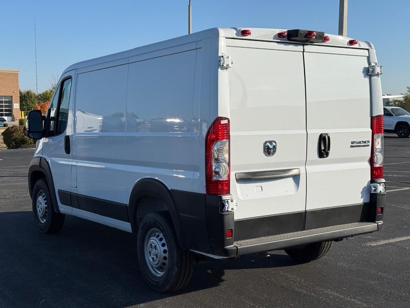 Ram ProMaster Cargo Van Vehicle Full-screen Gallery Image 5