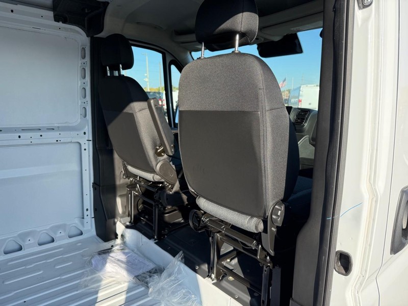 Ram ProMaster Cargo Van Vehicle Full-screen Gallery Image 11