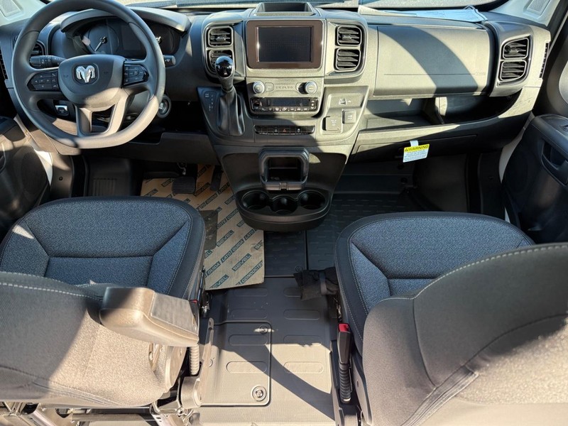 Ram ProMaster Cargo Van Vehicle Full-screen Gallery Image 13