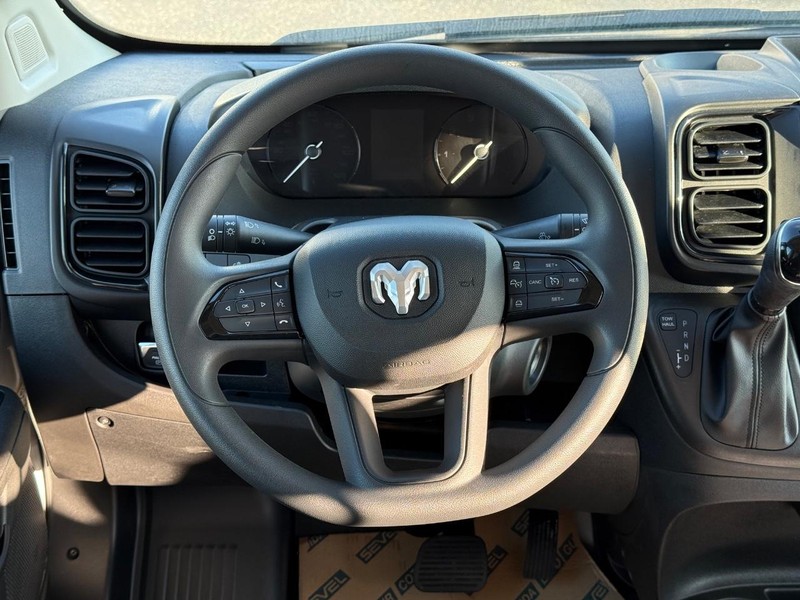 Ram ProMaster Cargo Van Vehicle Full-screen Gallery Image 14