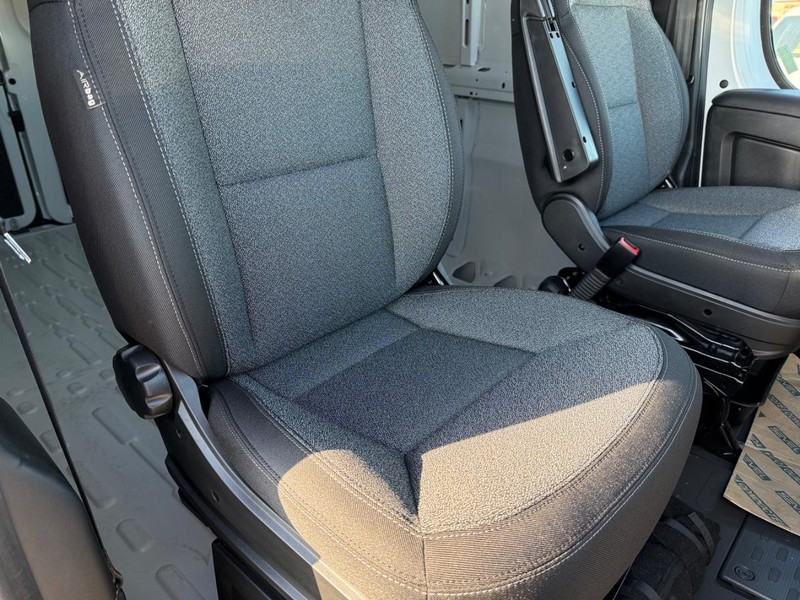 Ram ProMaster Cargo Van Vehicle Full-screen Gallery Image 17