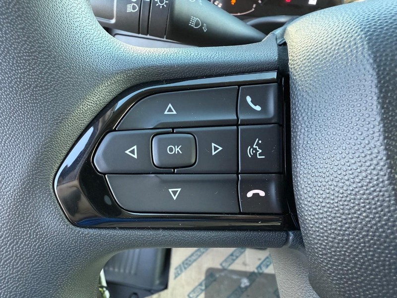 Ram ProMaster Cargo Van Vehicle Full-screen Gallery Image 21