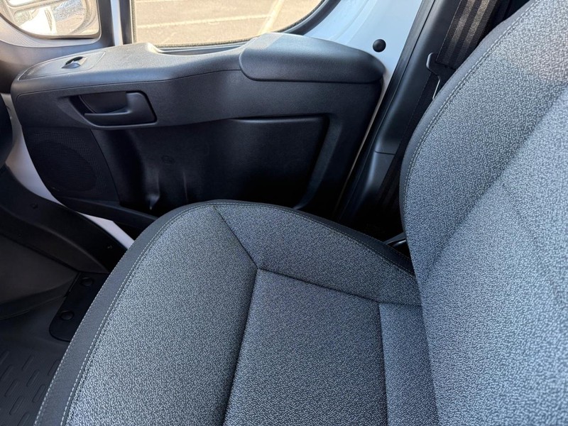 Ram ProMaster Cargo Van Vehicle Full-screen Gallery Image 28