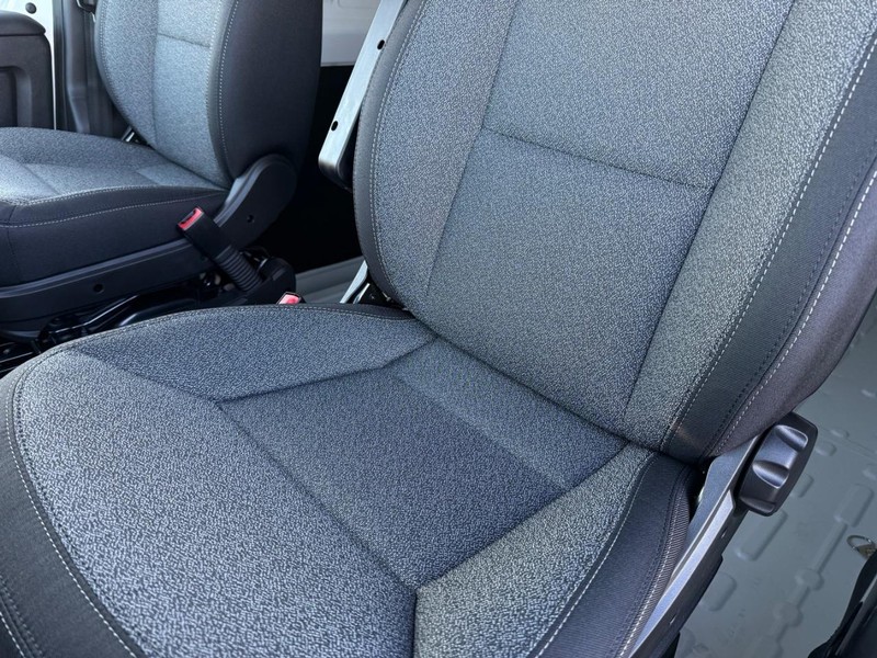 Ram ProMaster Cargo Van Vehicle Full-screen Gallery Image 31