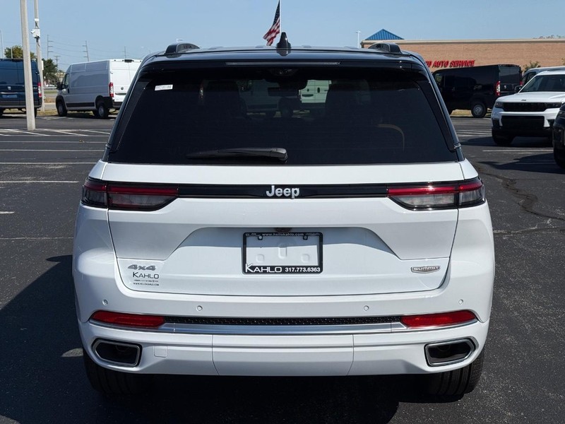 Jeep Grand Cherokee Vehicle Full-screen Gallery Image 4