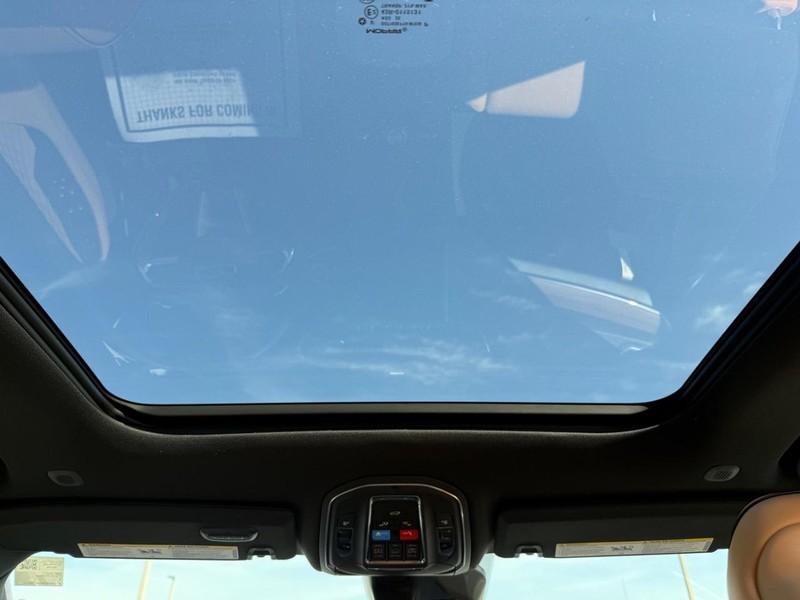 Jeep Grand Cherokee Vehicle Full-screen Gallery Image 14