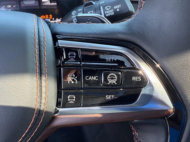 Jeep Grand Cherokee Vehicle Full-screen Gallery Image 23