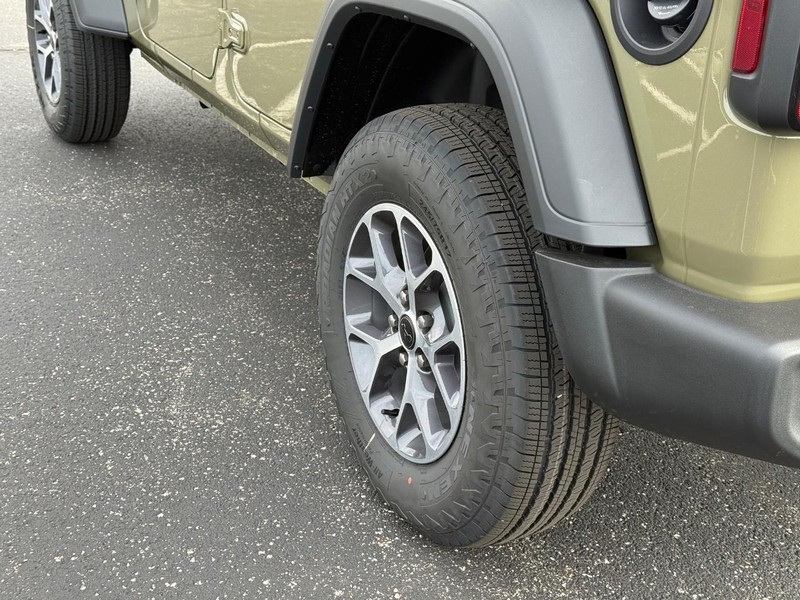 Jeep Wrangler Vehicle Full-screen Gallery Image 6