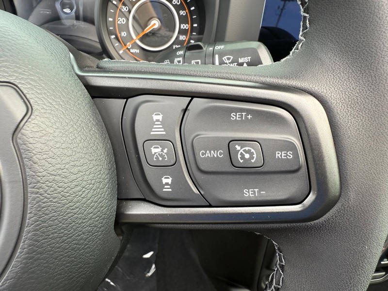 Jeep Wrangler Vehicle Full-screen Gallery Image 19