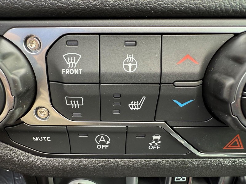 Jeep Wrangler Vehicle Full-screen Gallery Image 21